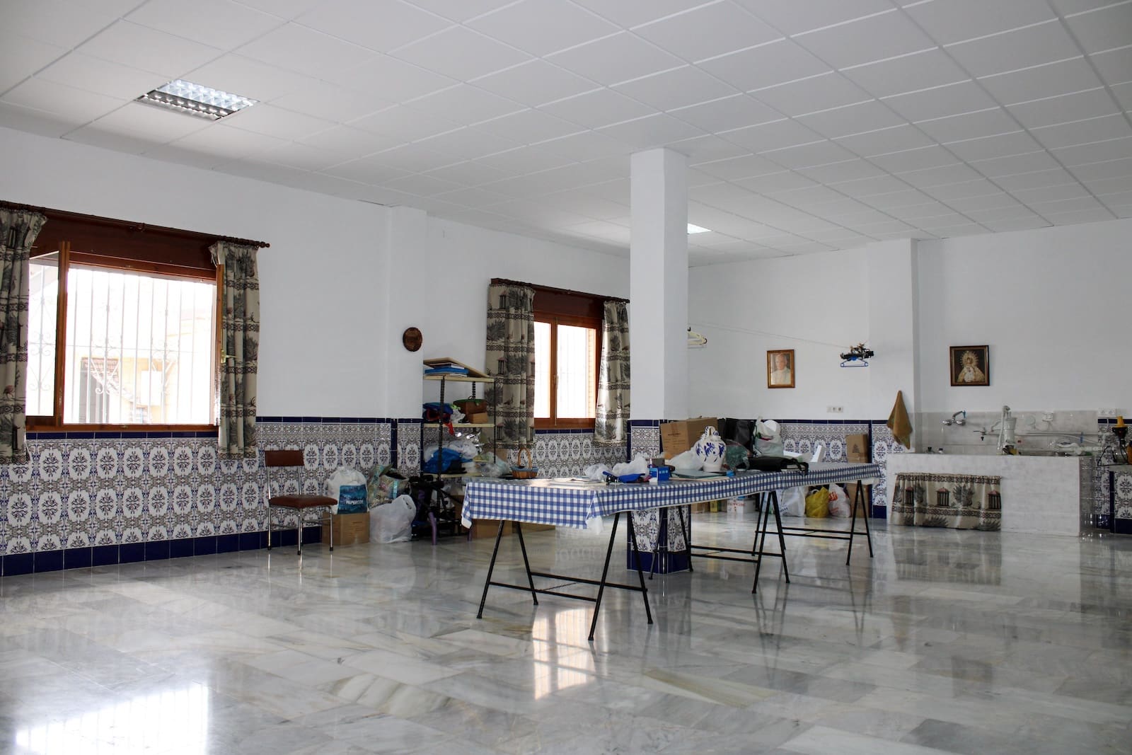 4 bedroom Villa for sale in Fuente Vaqueros with garage - € 370,000 (Ref: 9608476)