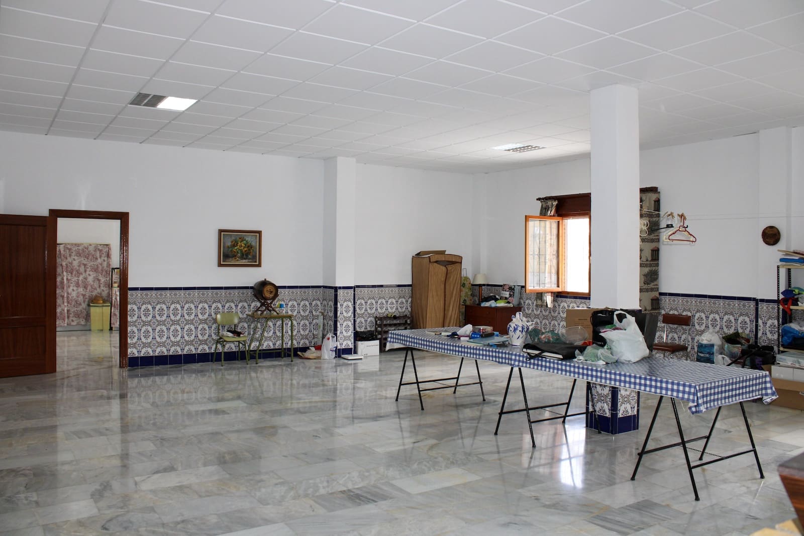 4 bedroom Villa for sale in Fuente Vaqueros with garage - € 370,000 (Ref: 9608476)