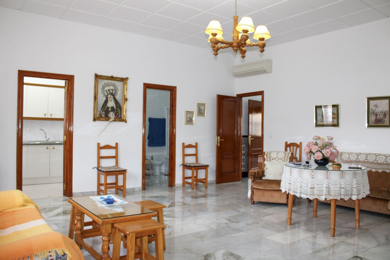 4 bedroom Villa for sale in Fuente Vaqueros with garage - € 370,000 (Ref: 9608476)