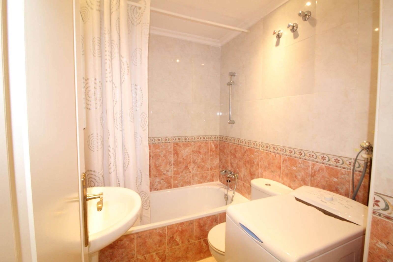 2 Zimmer Apartment zu verkaufen in Torrevieja - 137.000 € (Ref: 9608486)