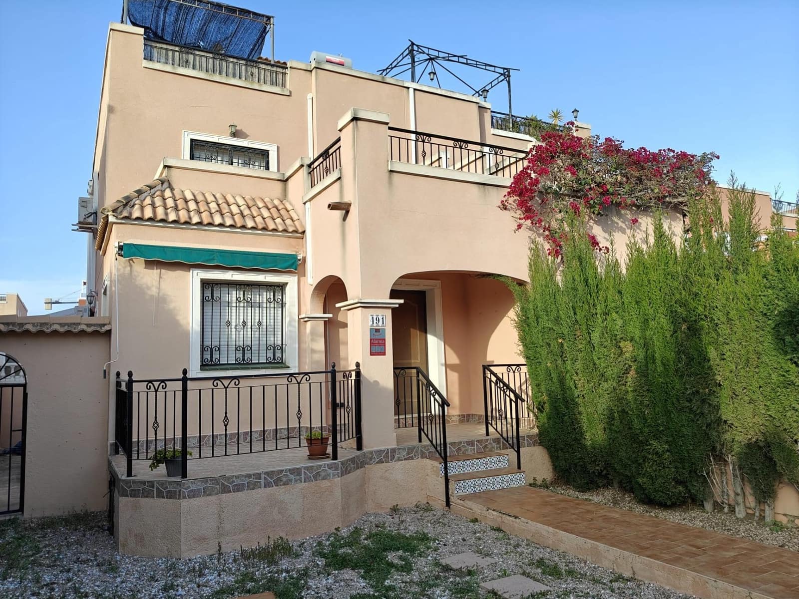 3 bedroom Apartment for sale in Los Montesinos with pool - € 185,000 (Ref: 9608521)