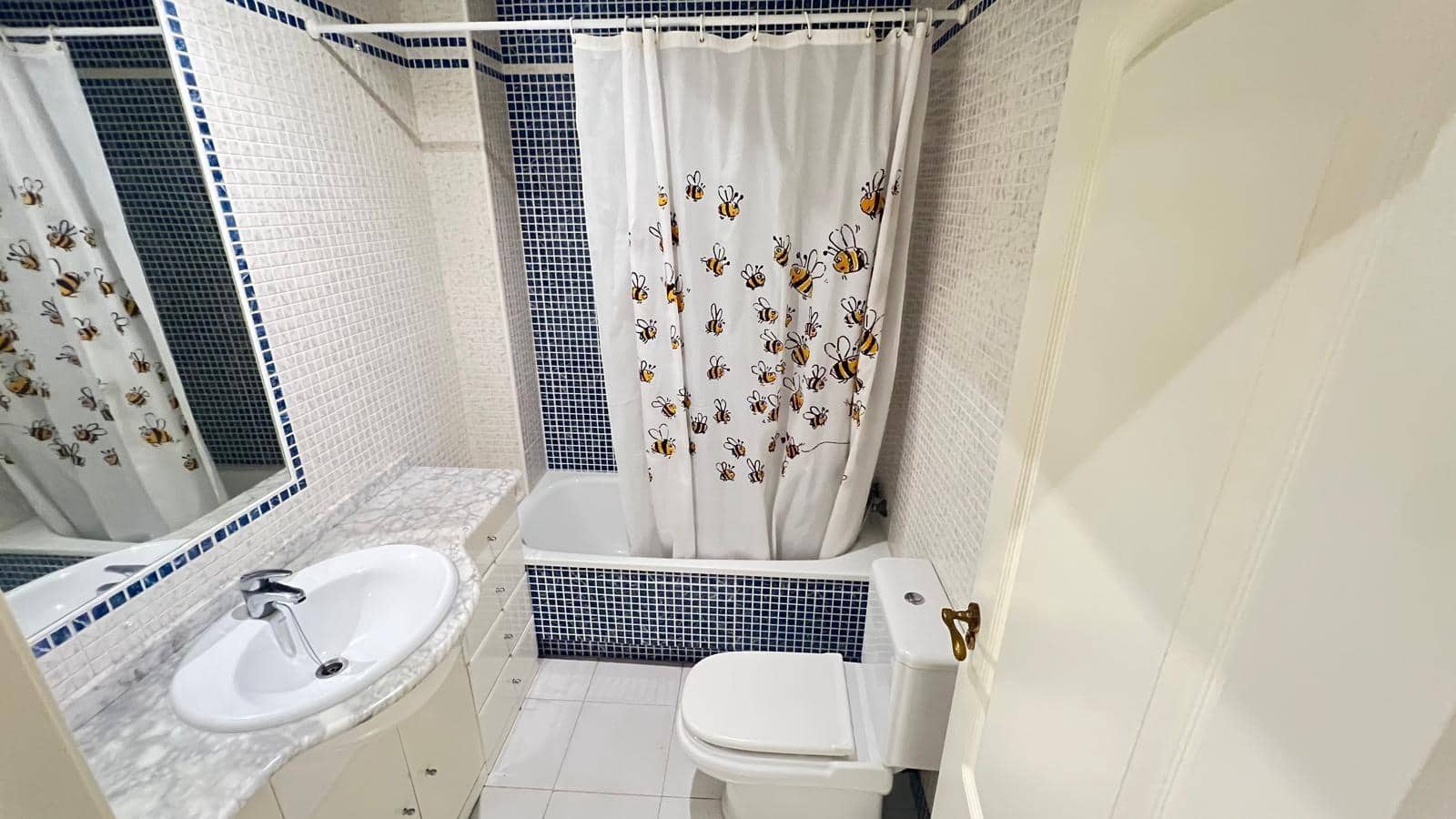 Apartamento de 2 habitaciones en Torrevieja en venta - 139.900 € (Ref: 9608525)