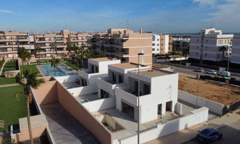 3 bedroom Villa for sale in Los Dolses with garage - € 439,900 (Ref: 9608531)