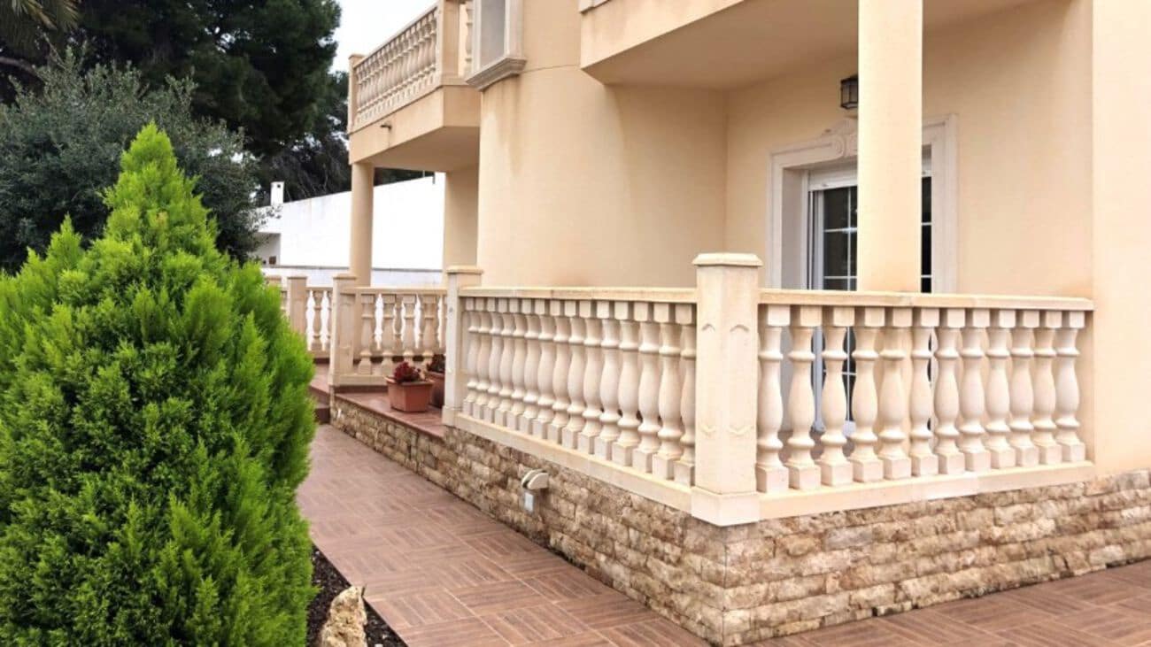 4 bedroom Villa for sale in Cabo Roig - € 910,000 (Ref: 9608550)