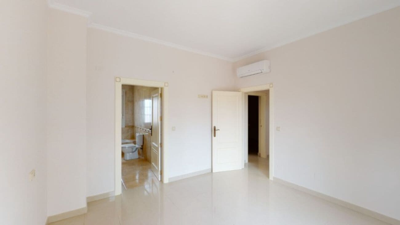 4 bedroom Villa for sale in Cabo Roig - € 910,000 (Ref: 9608550)