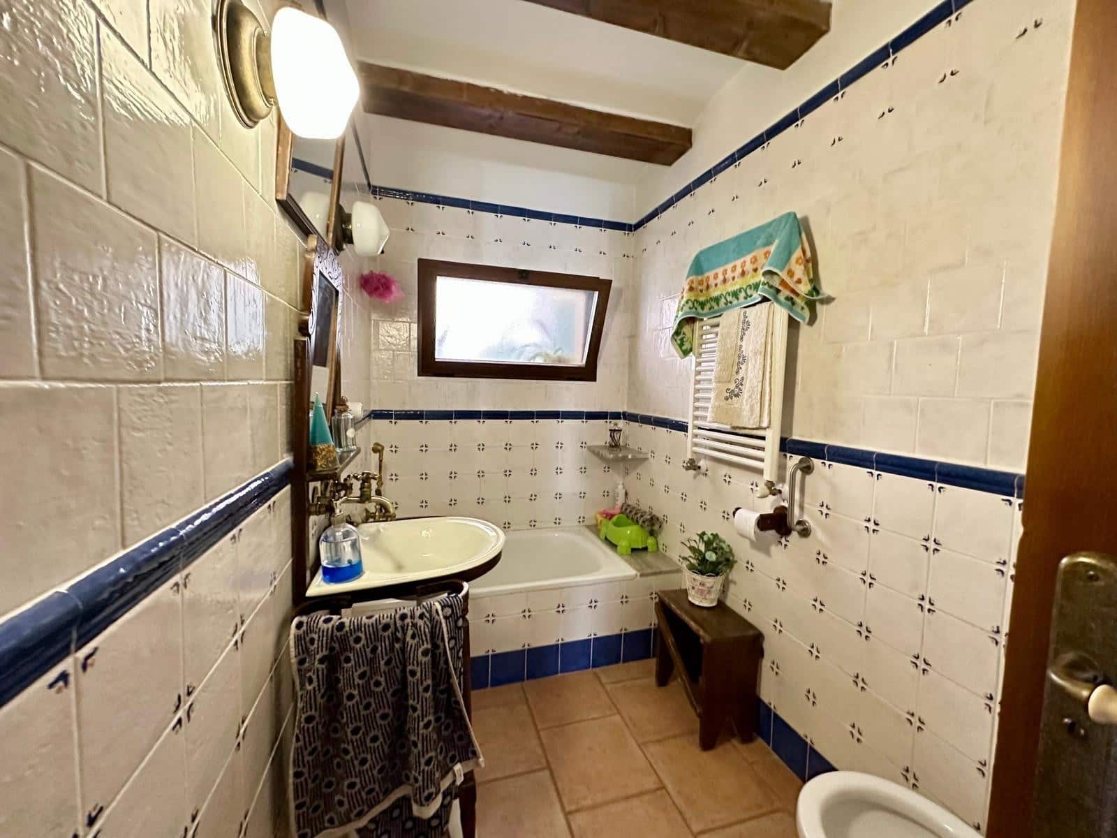 8 soveværelse Villa til salg i Yecla med garage - € 549.000 (Ref: 9608552)