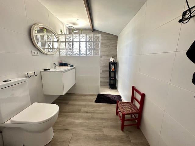 5 bedroom Villa for sale in Torre del Rico, Jumilla with garage - € 349,995 (Ref: 9608553)