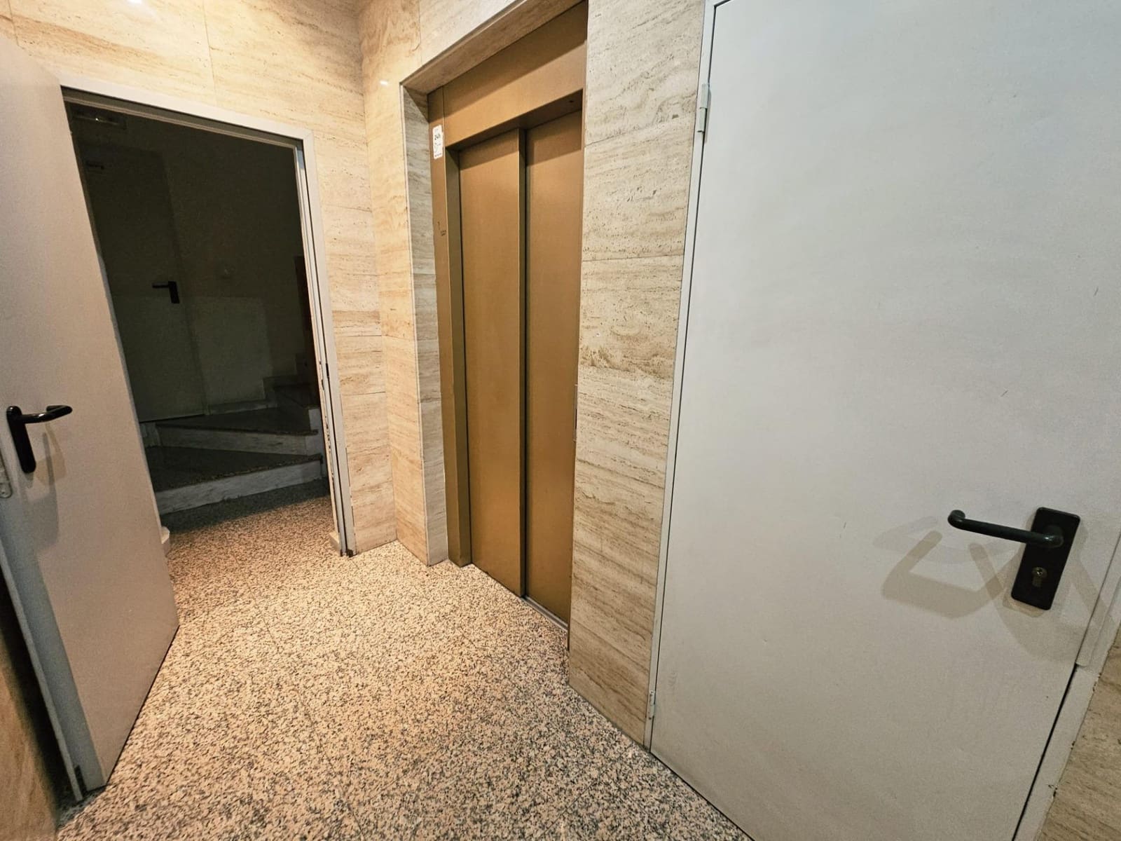 Apartamento de 3 habitaciones en Torrevieja en venta - 239.900 € (Ref: 9608555)