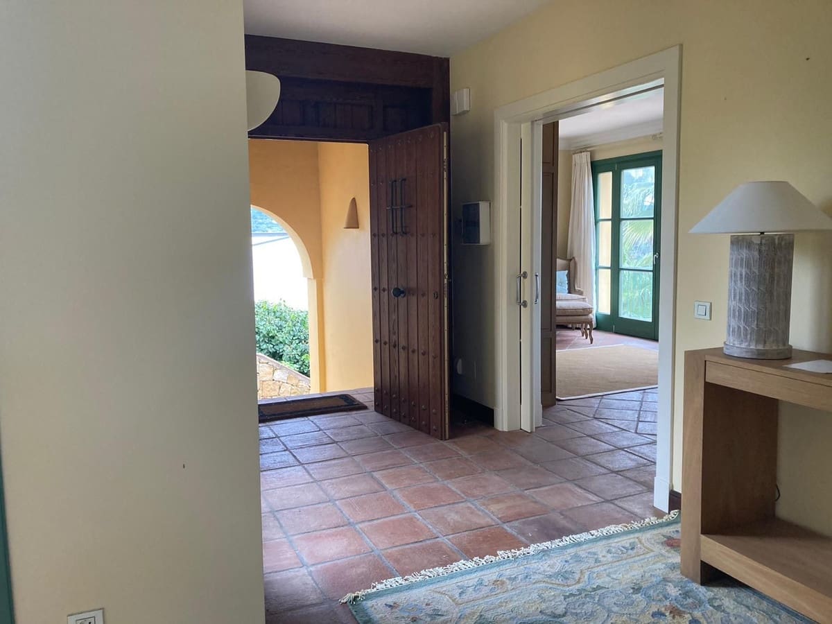 6 chambre Villa/Maison à vendre à Sotogrande avec garage - 1 250 000 € (Ref: 9608556)