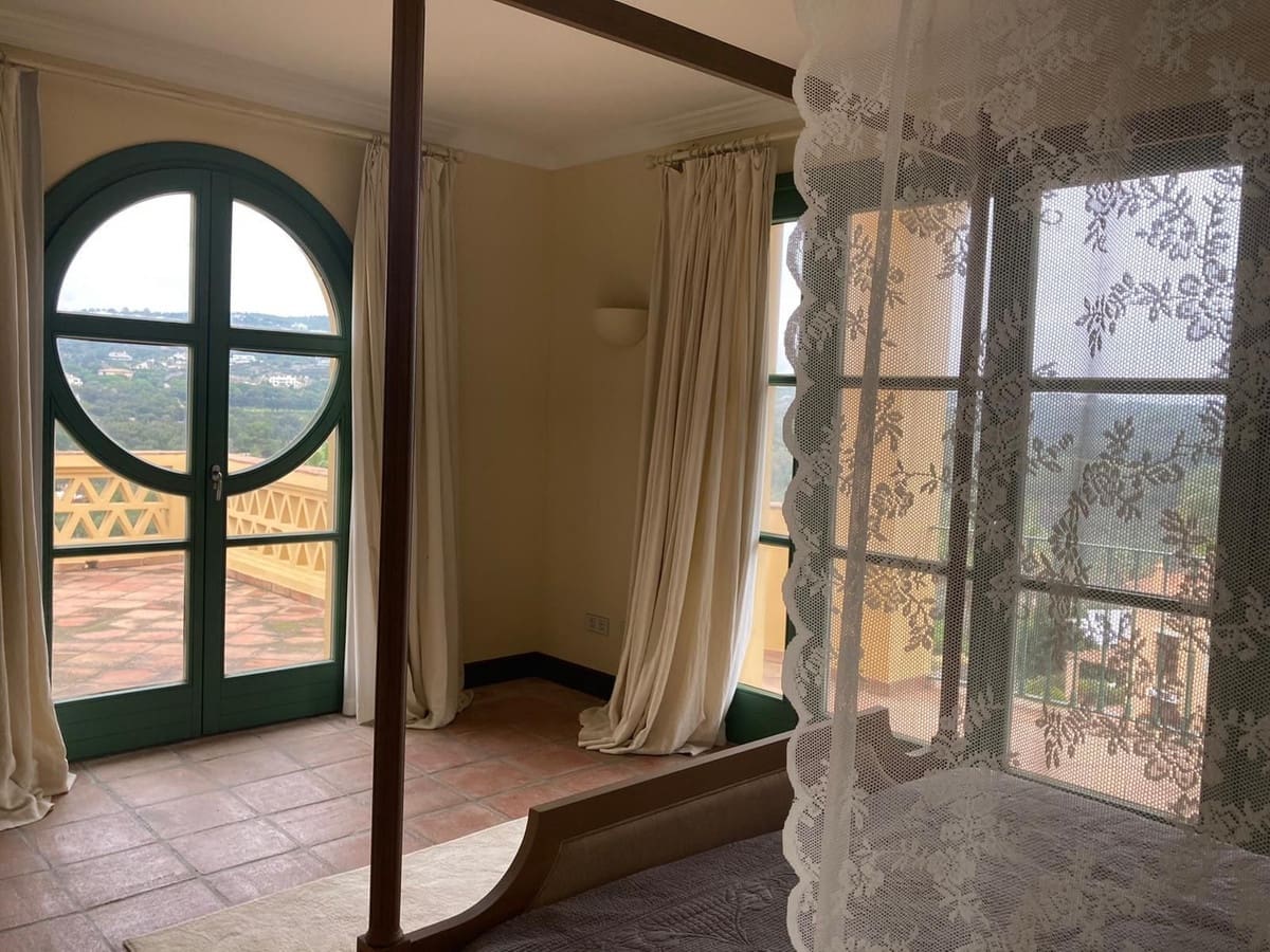 6 chambre Villa/Maison à vendre à Sotogrande avec garage - 1 250 000 € (Ref: 9608556)