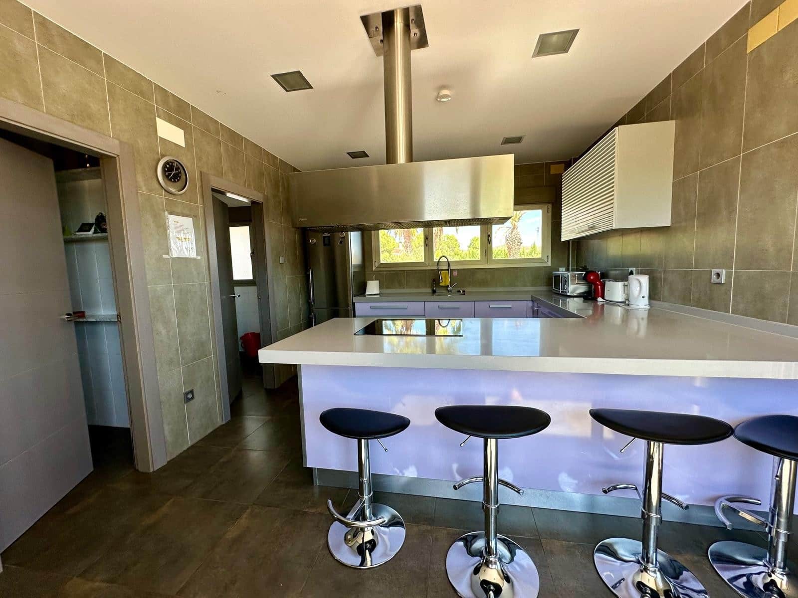 5 soveværelse Villa til salg i Yecla med garage - € 498.000 (Ref: 9608560)