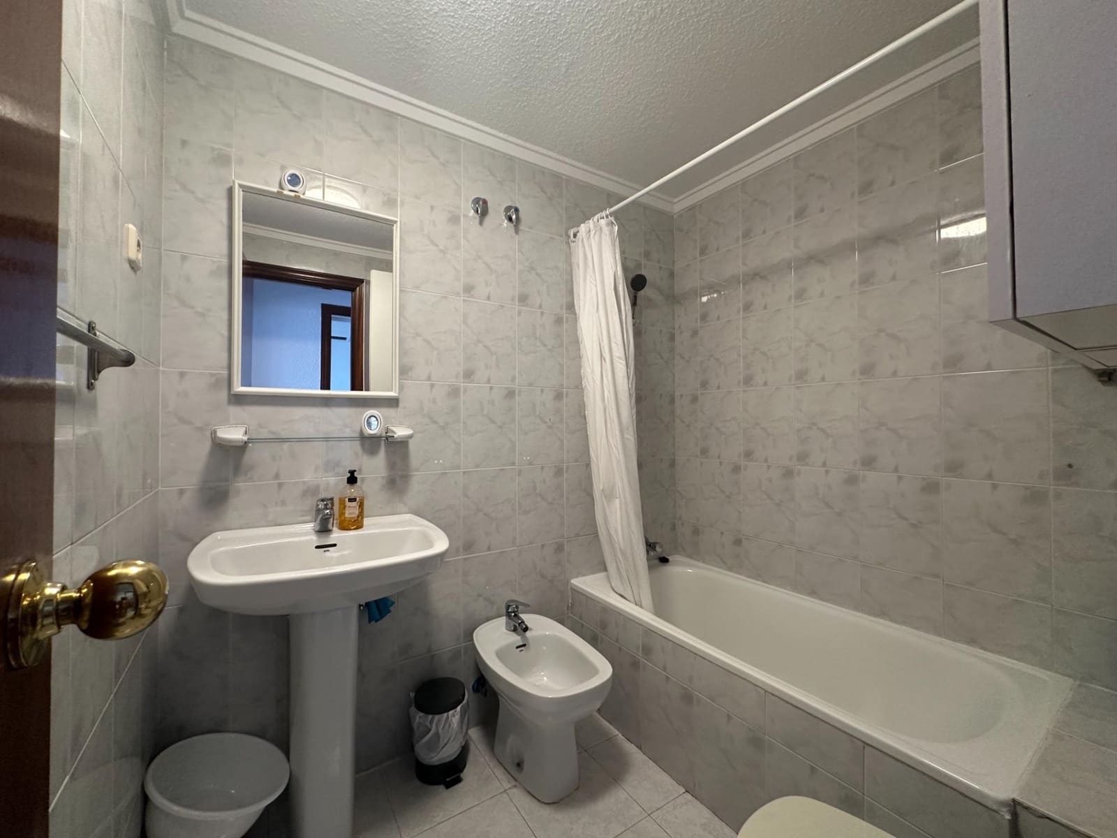 2 sypialnia Apartament na sprzedaż w Torrevieja z basenem - 113 000 € (Ref: 9608585)