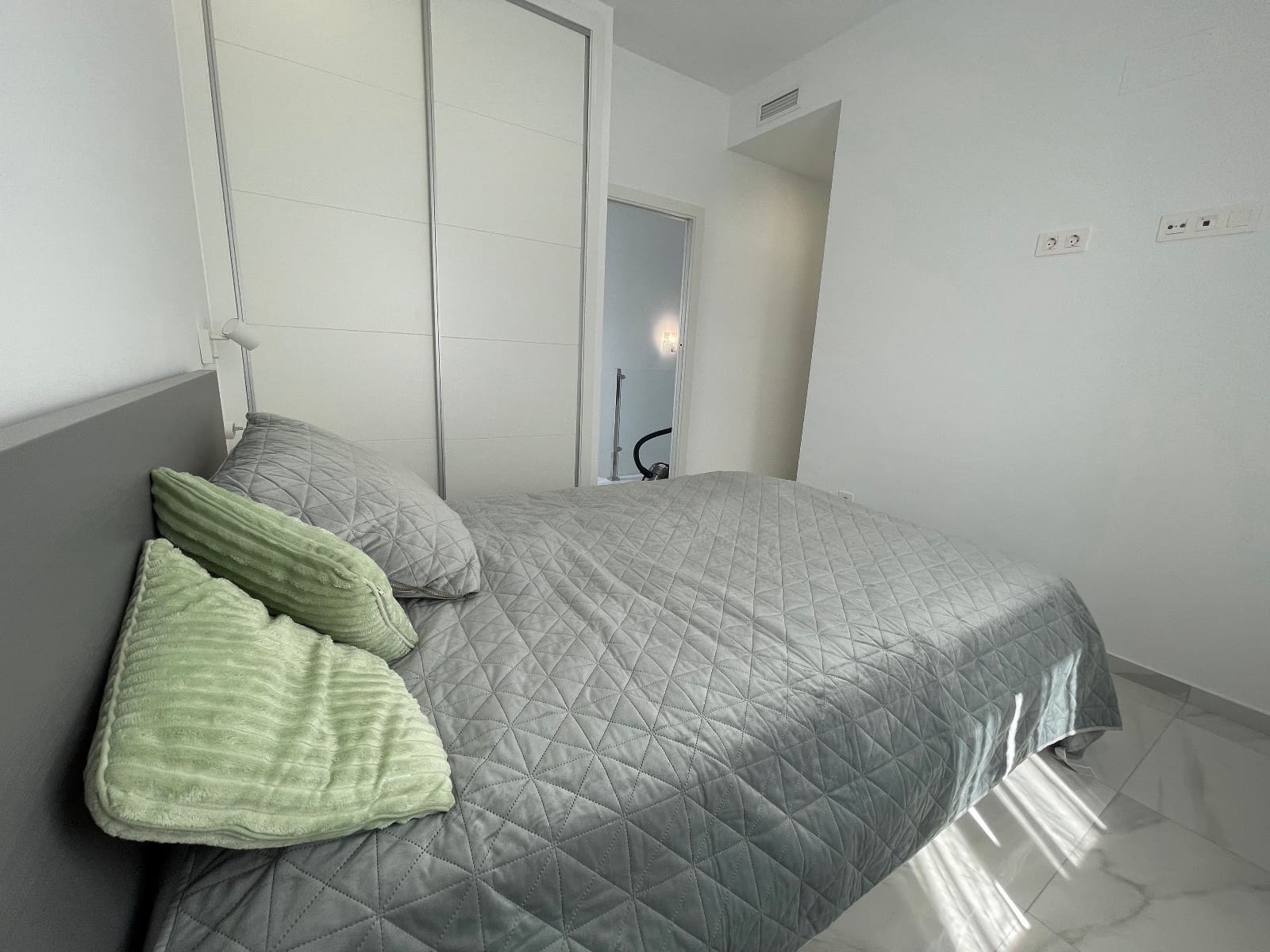 Chalet de 3 habitaciones en Benijófar en venta - 379.990 € (Ref: 9608611)