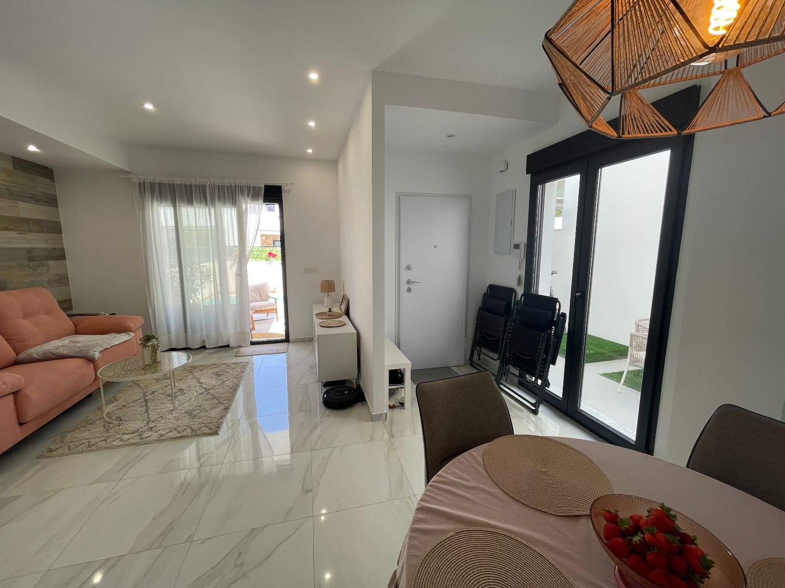 Chalet de 3 habitaciones en Benijófar en venta - 379.990 € (Ref: 9608611)