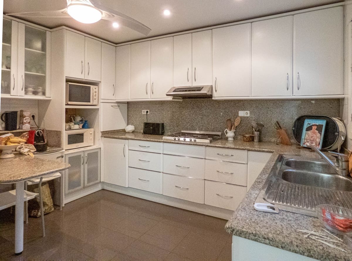 Chalet de 6 habitaciones en Campoamor en venta con piscina - 945.000 € (Ref: 9608624)