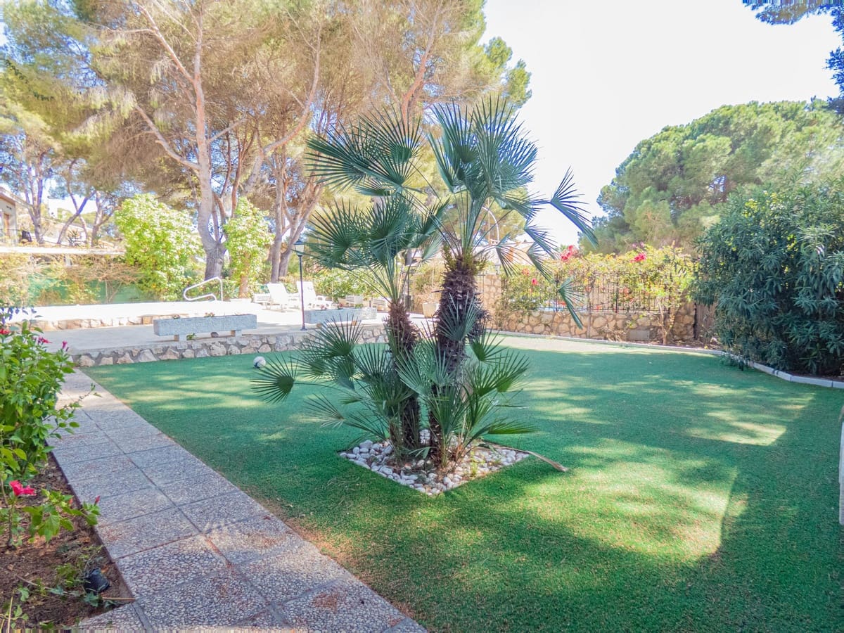 Chalet de 6 habitaciones en Campoamor en venta con piscina - 945.000 € (Ref: 9608624)