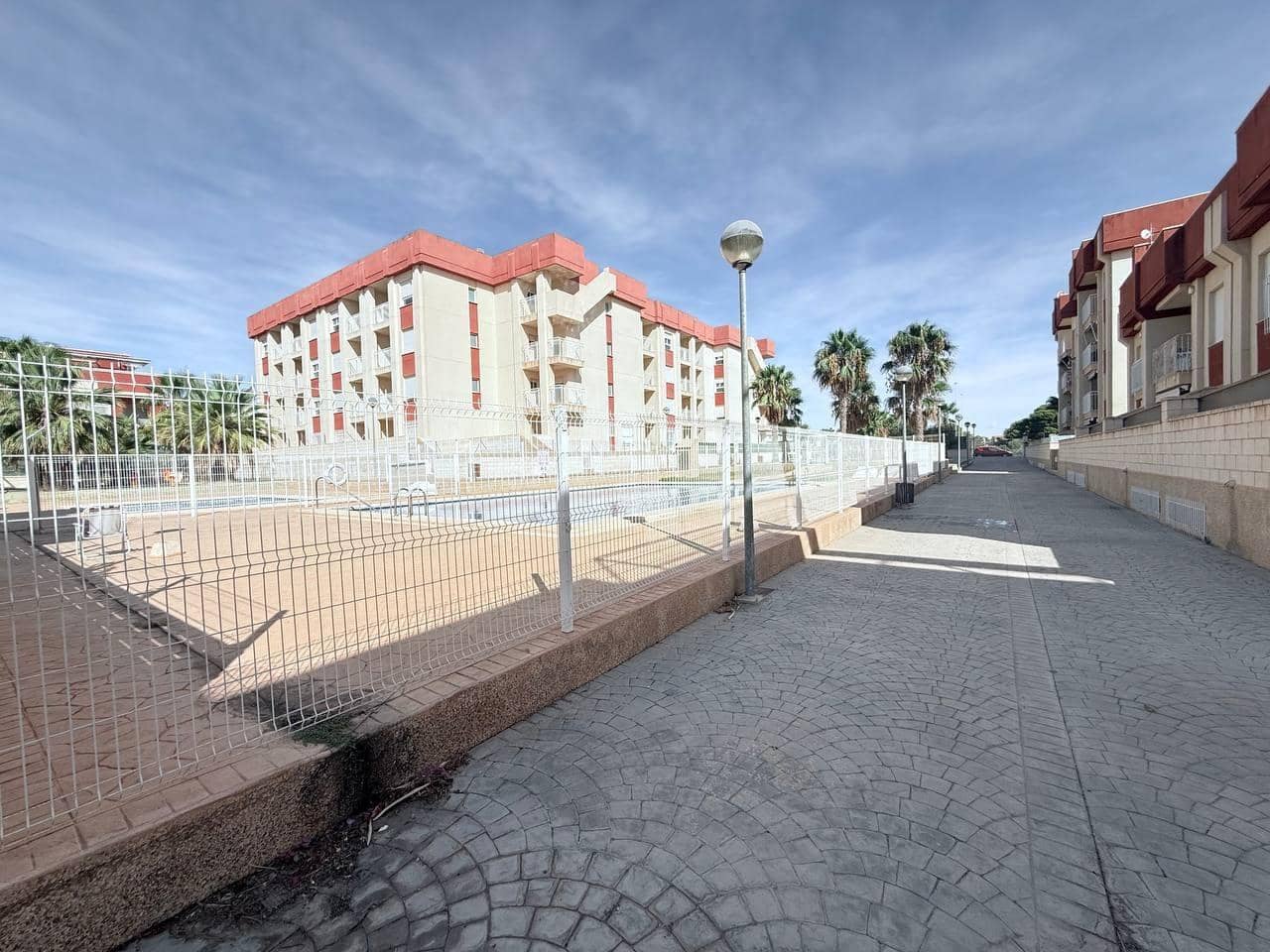 4 makuuhuone Huoneisto myytävänä paikassa Orihuela Costa mukana uima-altaan - 299 900 € (Ref: 9608644)