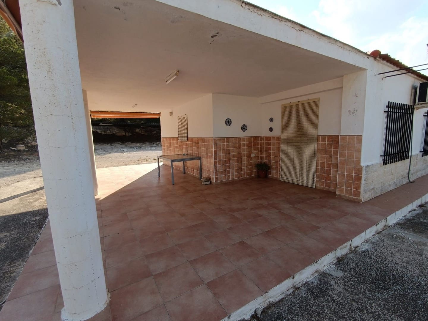3 bedroom Villa for sale in Yecla with garage - € 159,000 (Ref: 9608646)