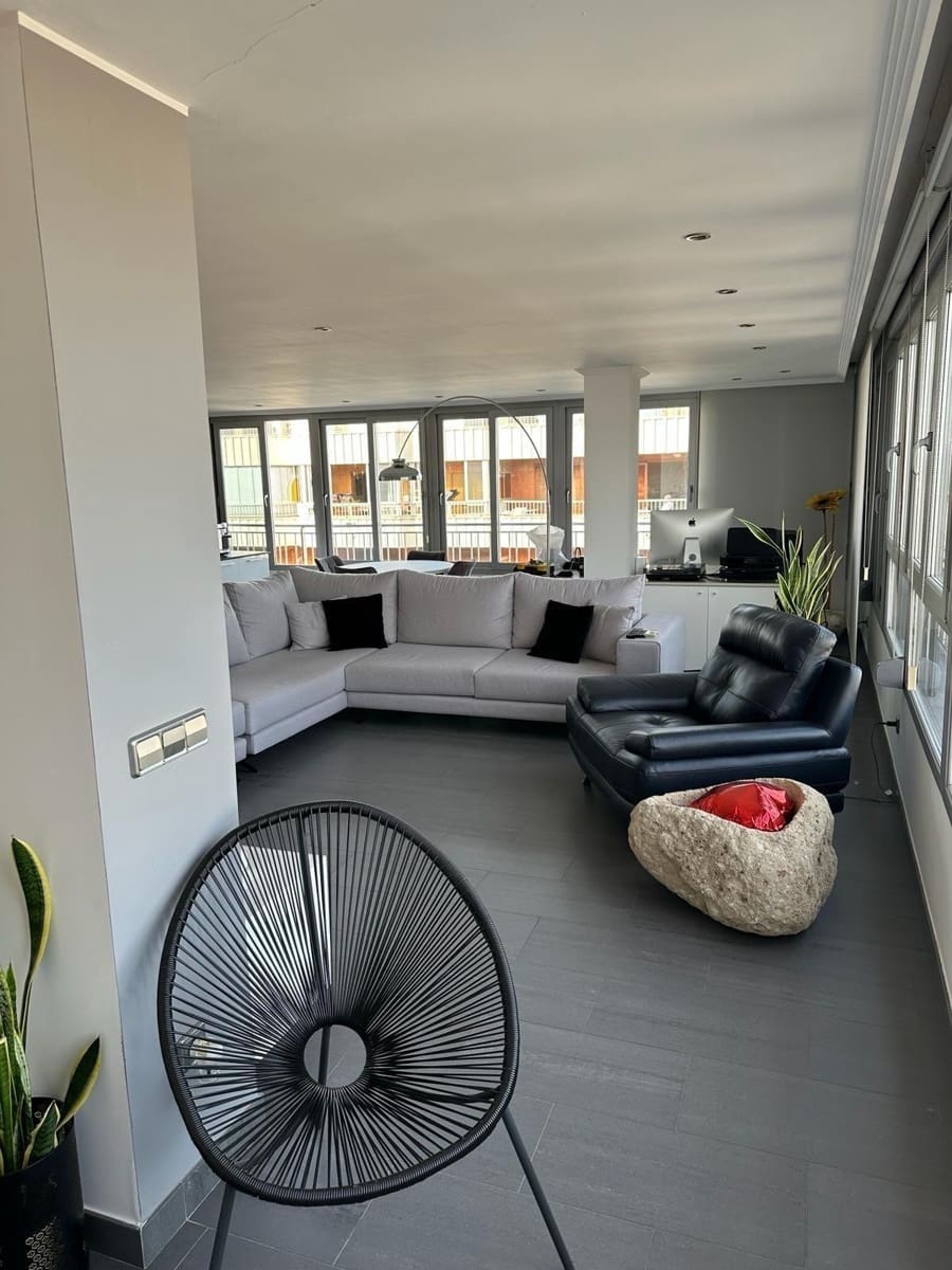 2 bedroom Penthouse for sale in Torrevieja with pool - € 365,000 (Ref: 9608649)
