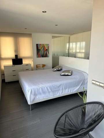 2 makuuhuone Kattohuoneisto myytävänä paikassa Playa del Acequión, Torrevieja mukana uima-altaan - 365 000 € (Ref: 9608649)