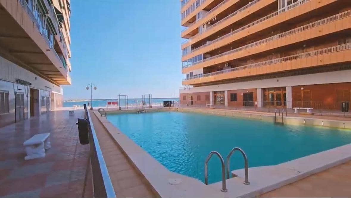 2 bedroom Penthouse for sale in Torrevieja with pool - € 365,000 (Ref: 9608649)