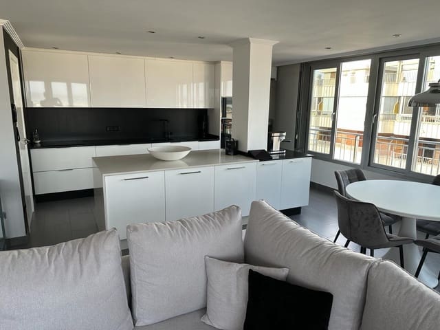 2 makuuhuone Kattohuoneisto myytävänä paikassa Playa del Acequión, Torrevieja mukana uima-altaan - 365 000 € (Ref: 9608649)
