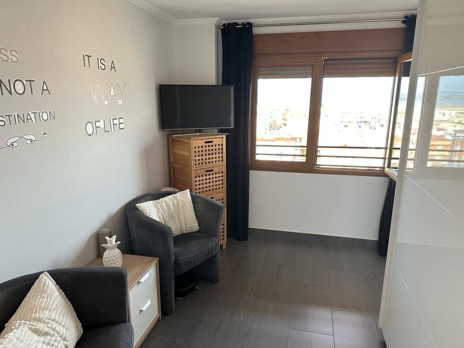 2 bedroom Penthouse for sale in Torrevieja with pool - € 365,000 (Ref: 9608649)