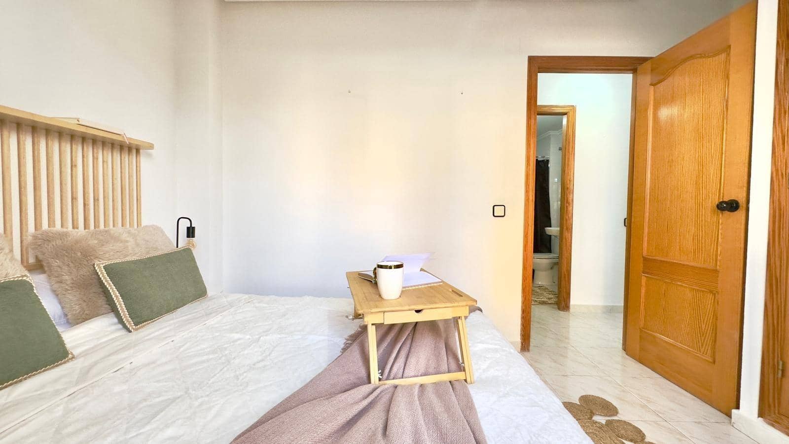 Apartamento de 2 habitaciones en Torrevieja en venta con piscina - 149.900 € (Ref: 9608654)