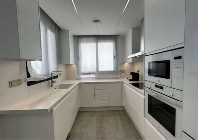 3 soveværelse Villa til salg i La Siesta, Torrevieja med swimmingpool - € 690.000 (Ref: 9608659)