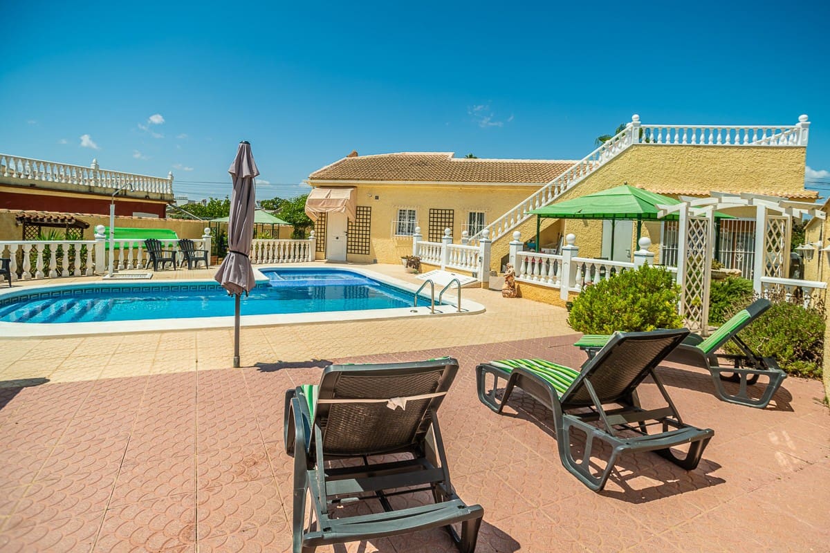 3 soverom Villa til salgs i Torrevieja med svømmebasseng - € 519 000 (Ref: 9608663)