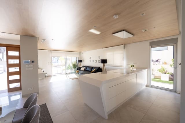 4 soveværelse Villa til salg i Campoamor, Orihuela - € 1.890.000 (Ref: 9608679)