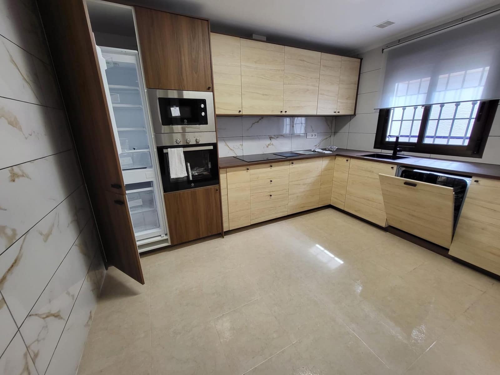 3 slaapkamer Villa te koop in San Miguel de Salinas met zwembad - € 229.900 (Ref: 9608747)