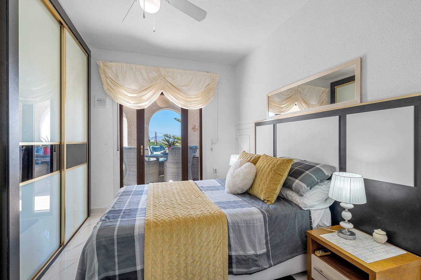 5 Zimmer Villa zu verkaufen in Callosa de Segura mit Pool Garage - 699.990 € (Ref: 9608748)