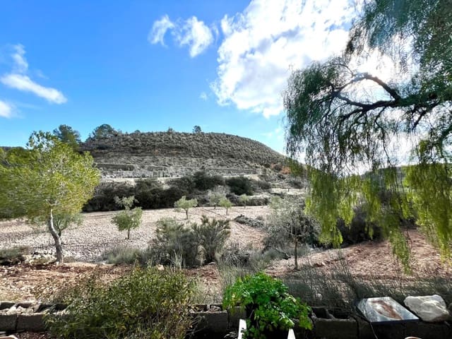 3 makuuhuone Huvila myytävänä paikassa Monóvar / Monóver mukana 
autotalli - 136 500 € (Ref: 9608772)