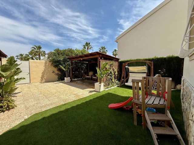 4 Zimmer Villa zu verkaufen in Las Ramblas Golf, Orihuela mit Garage - 830.000 € (Ref: 9608817)