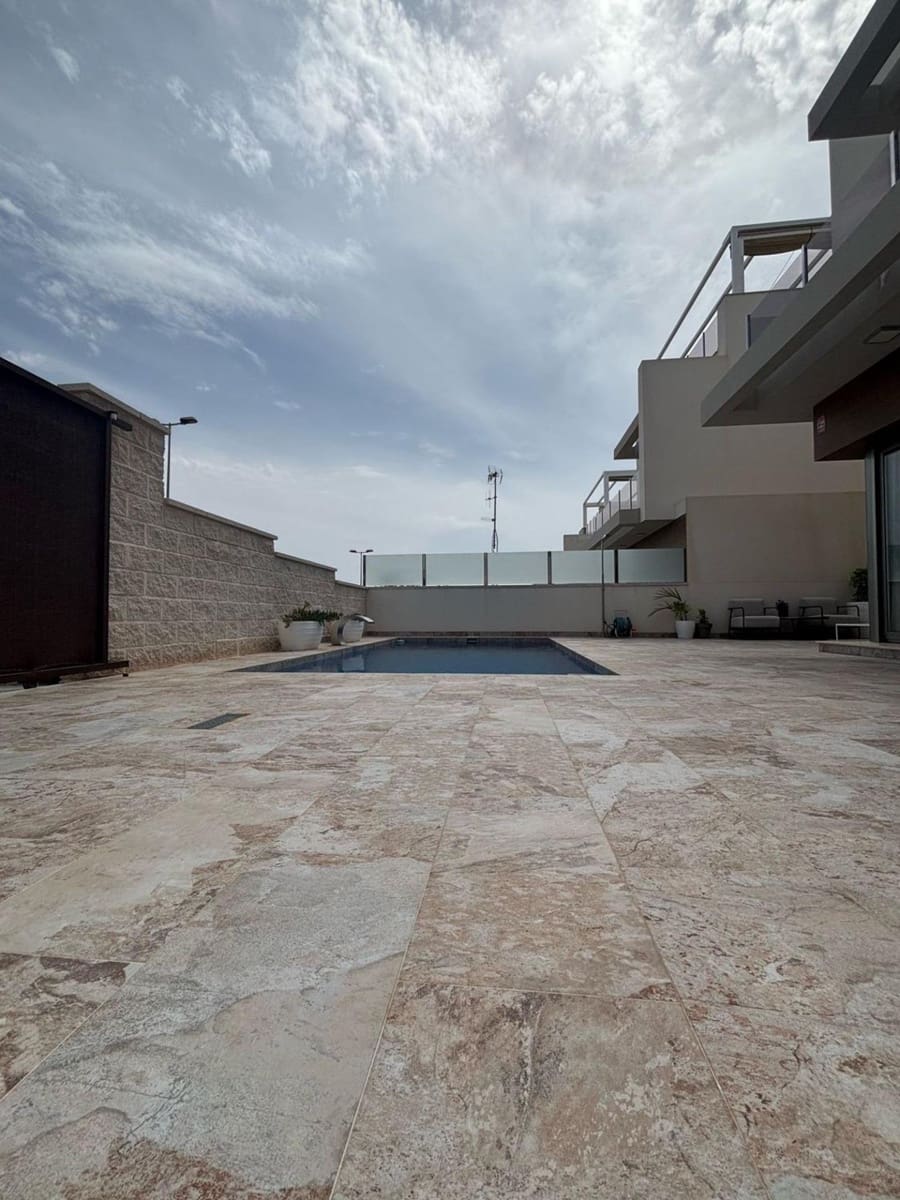 3 sypialnia Willa na sprzedaż w Orihuela Costa z basenem - 448 000 € (Ref: 9608831)