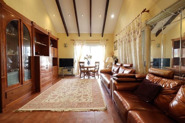 Chalet de 4 habitaciones en La Zenia, Orihuela en venta con garaje - 555.000 € (Ref: 9608832)