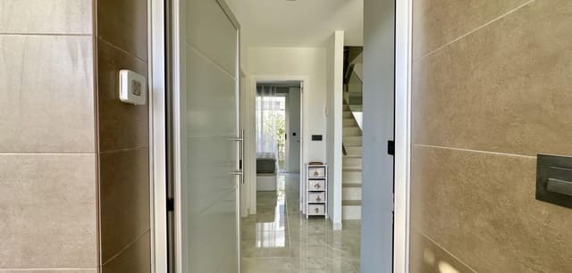 Chalet de 3 habitaciones en Lomas de Cabo Roig - Los Dolses, Orihuela en venta con piscina - 389.000 € (Ref: 9608840)