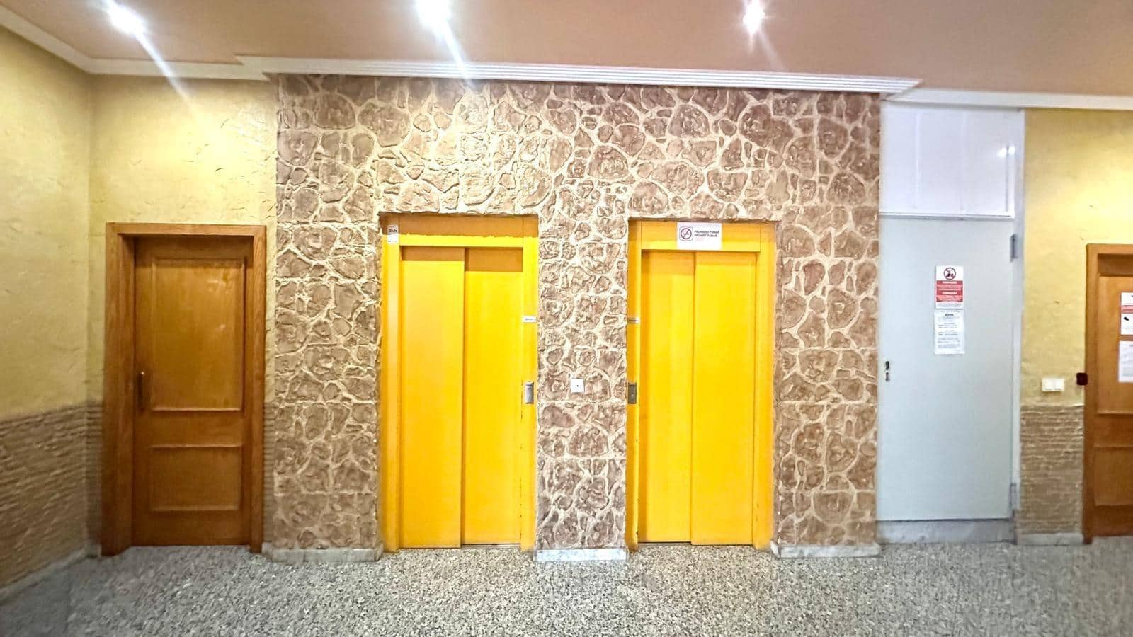 2 makuuhuone Huoneisto myytävänä paikassa Torrevieja mukana uima-altaan - 139 900 € (Ref: 9608851)