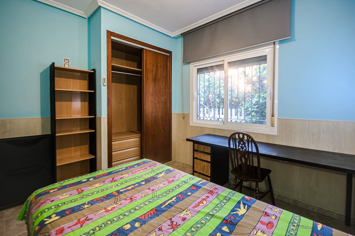 4 slaapkamer Villa te koop in Benferri - € 245.000 (Ref: 9608854)