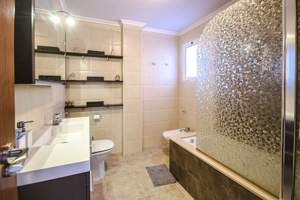 4 slaapkamer Villa te koop in Benferri - € 245.000 (Ref: 9608854)