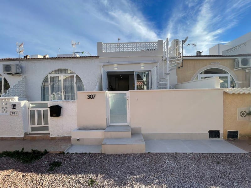 2 bedroom Bungalow for sale in Torrevieja - € 149,000 (Ref: 9608903)