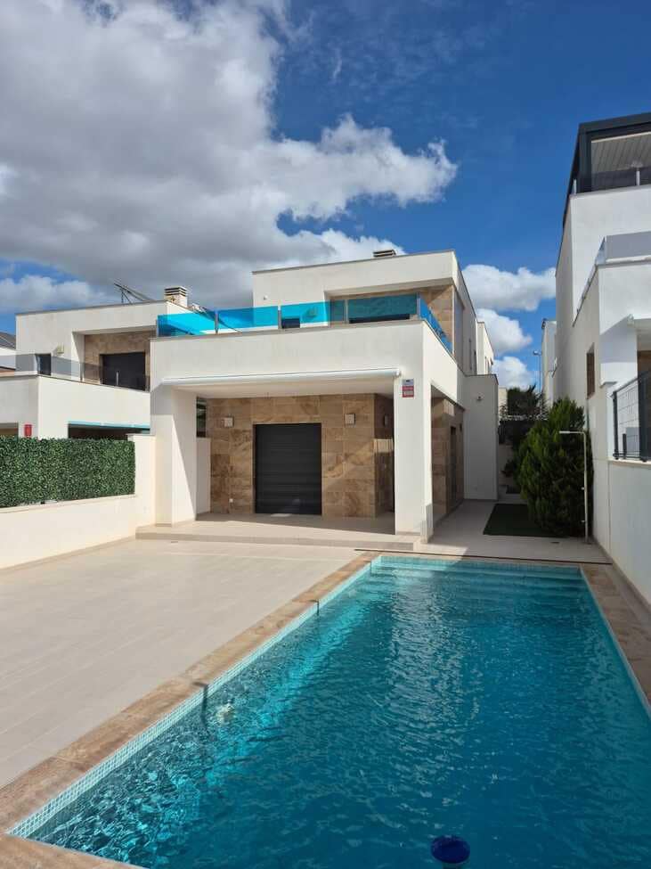 3 bedroom Villa for sale in Orihuela with pool - € 379,000 (Ref: 9608908)