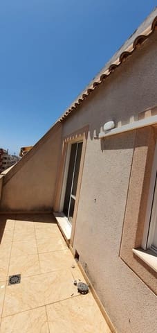 2 makuuhuone Kattohuoneisto myytävänä paikassa Centro, Torrevieja mukana uima-altaan - 136 500 € (Ref: 9608924)