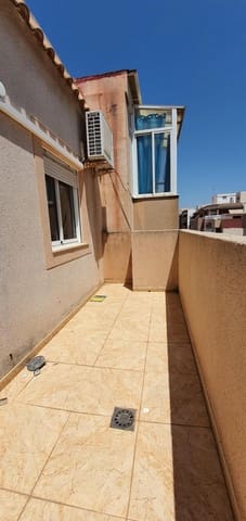 2 makuuhuone Kattohuoneisto myytävänä paikassa Centro, Torrevieja mukana uima-altaan - 136 500 € (Ref: 9608924)