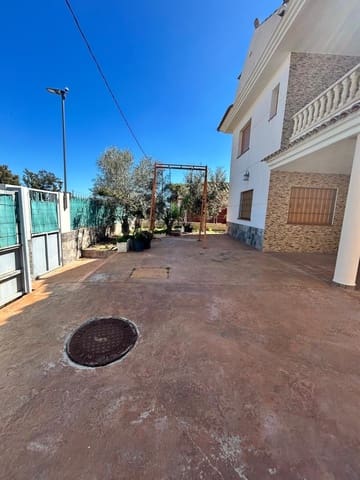 4 Zimmer Villa zu verkaufen in Los Alcázares mit Pool - 260.000 € (Ref: 9608929)