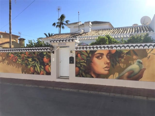 6 soverom Villa til salgs i El Chaparral - La Siesta - La Torreta, Torrevieja - € 950 000 (Ref: 9608930)