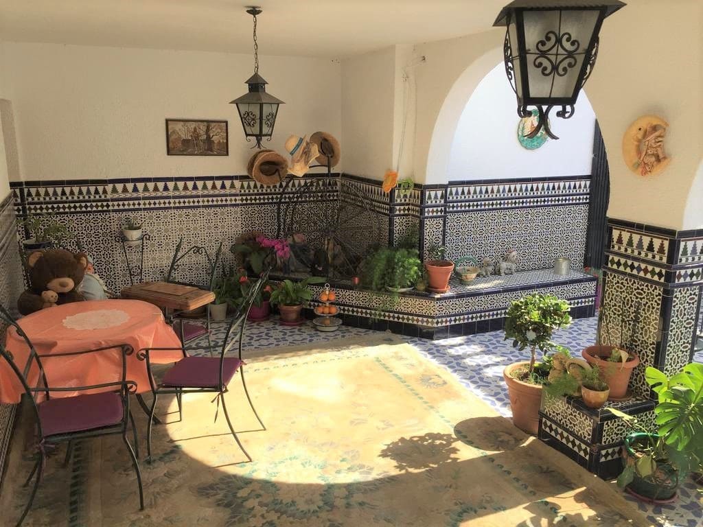 6 soverom Villa til salgs i Torrevieja - € 950 000 (Ref: 9608930)