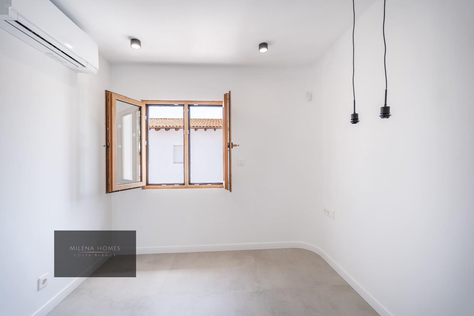 3 bedroom Villa for sale in Cabo Roig with pool - € 1,400,000 (Ref: 9608932)