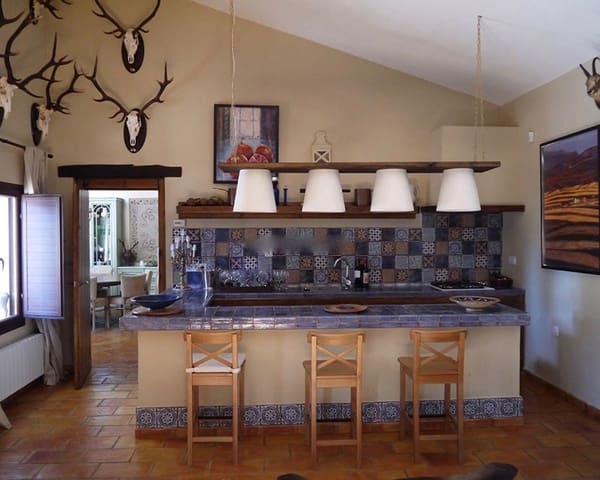 12 quarto Quinta/Casa Rural para venda em Cazorla - 1 250 000 € (Ref: 9608945)